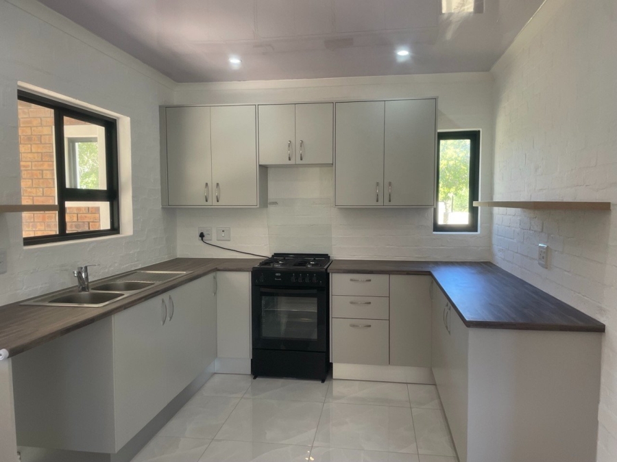 To Let 2 Bedroom Property for Rent in Crofters Valley Western Cape